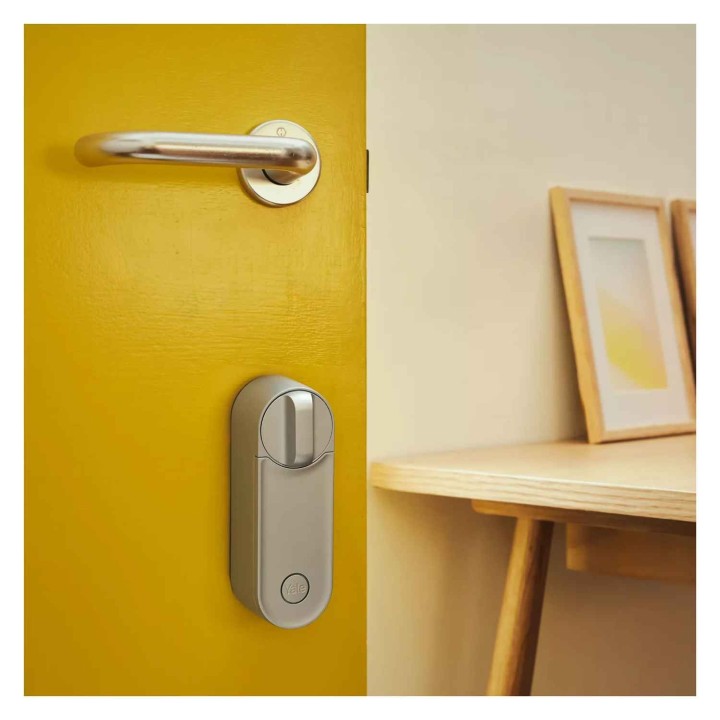 zamek Yale Linus L2 srebrny, zamek Bluetooth, WIFI, smart home