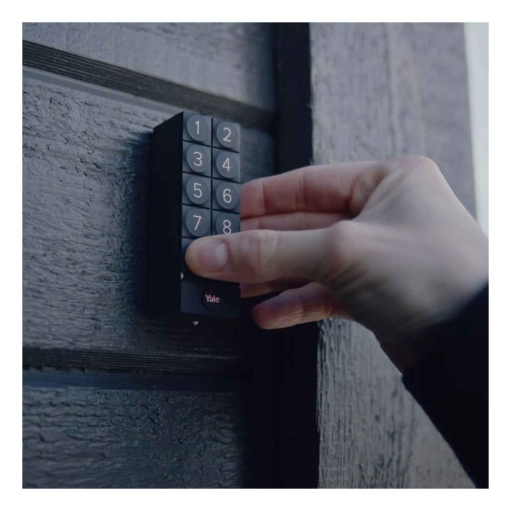 klawiatura Yale Linus Smart Keypad zamontowana